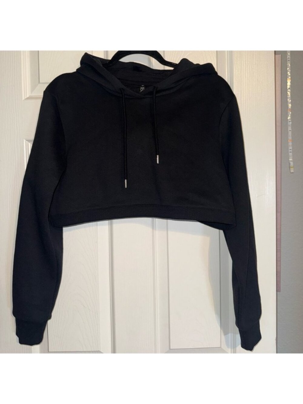 NWT Black Cropped Hoodie. Y’all so soft and so cute ☺️